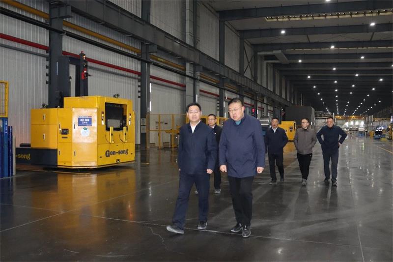 鞏義市委書記、市長(zhǎng)郭程明蒞臨明泰鋁業(yè)慰問一線員工